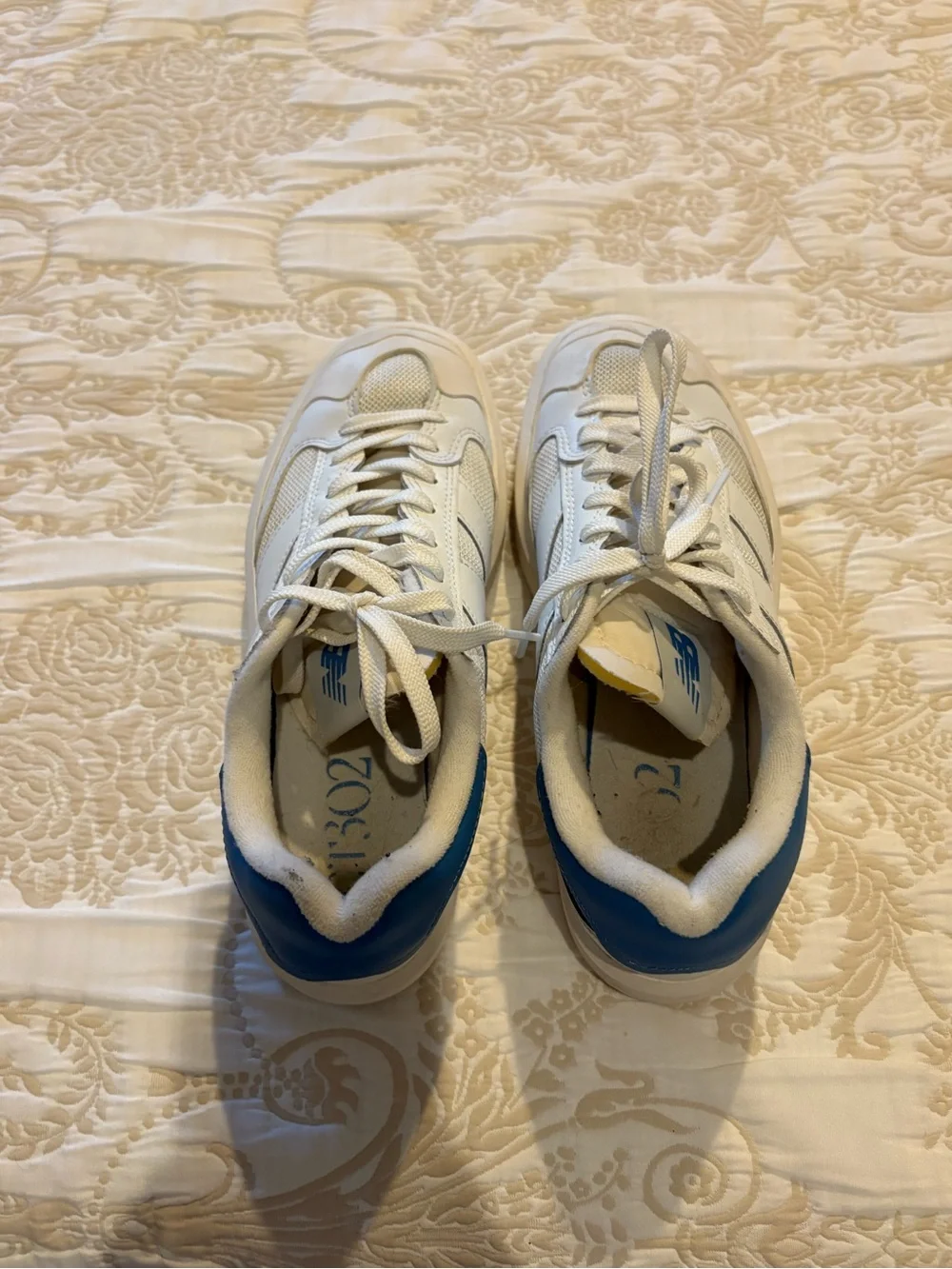 New Balance White Sneakers with Blue Heel Accent and Cream Tongue - Picture 5 of 6
